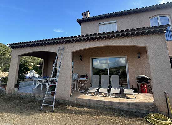 Pose d'une goutière